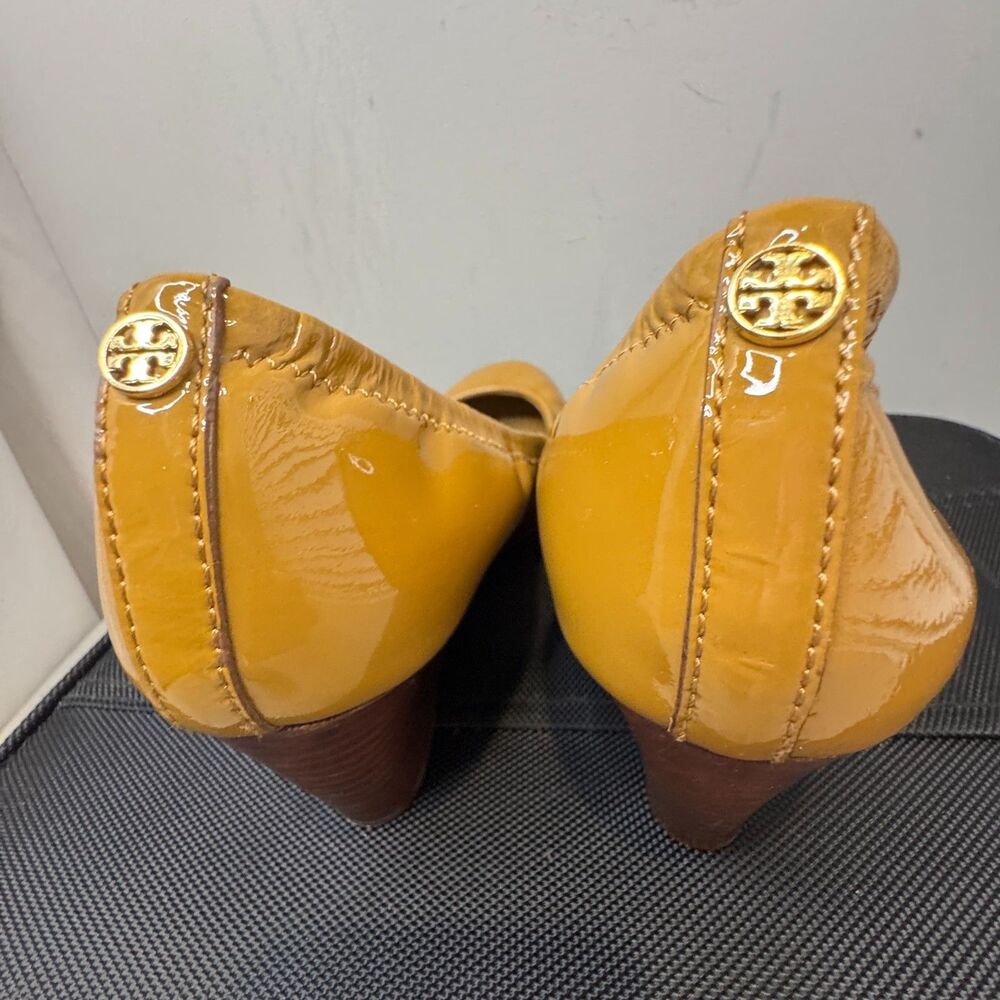 Tory Burch Eddie Ballet Wedges – Size 7M – Patent Leather Gold Medallion - Picture 4 of 14